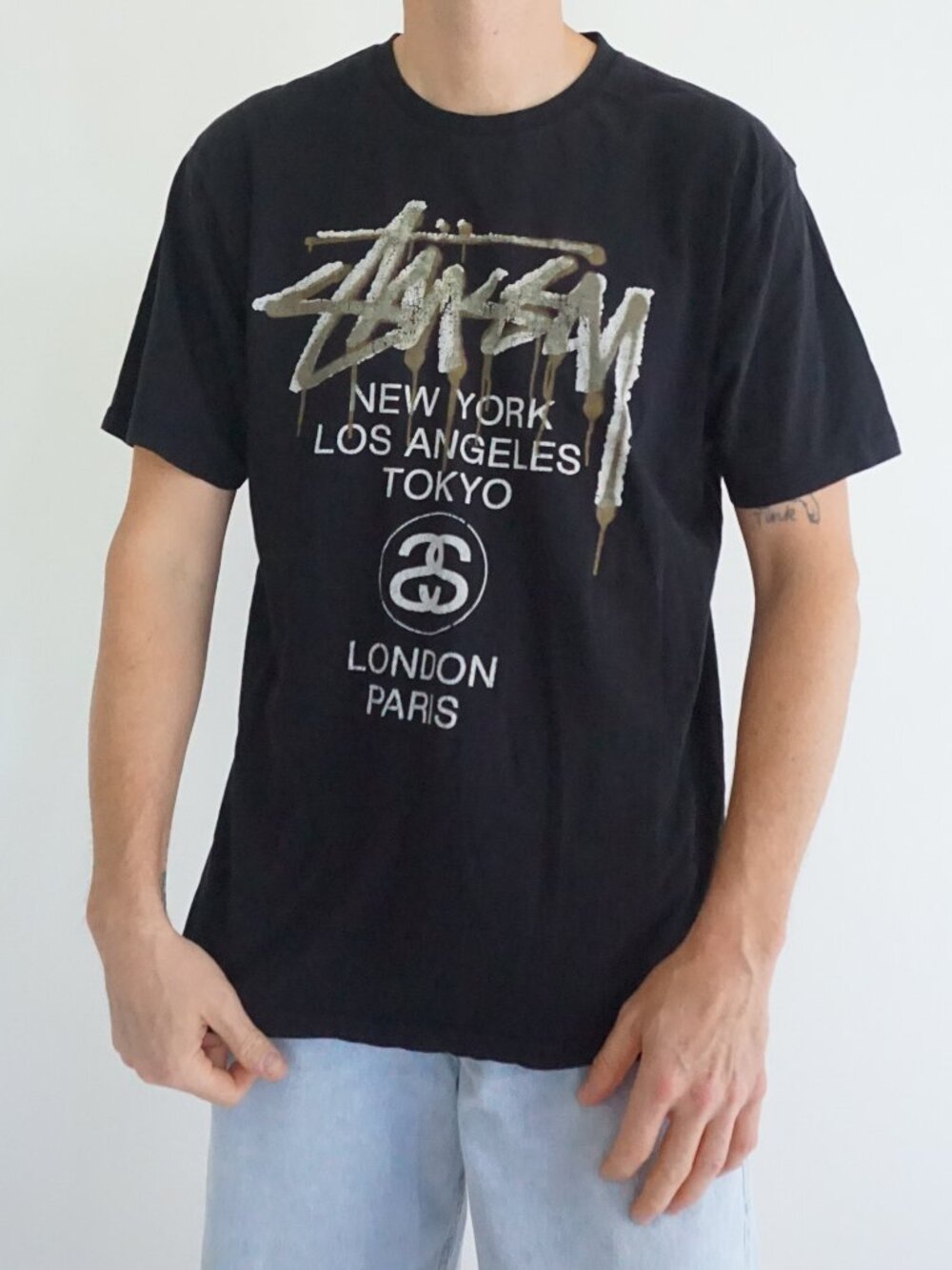 Stüssy "World Tour" Shirt Printed Logo Short Sleeve Classic Skateboarding Tee L